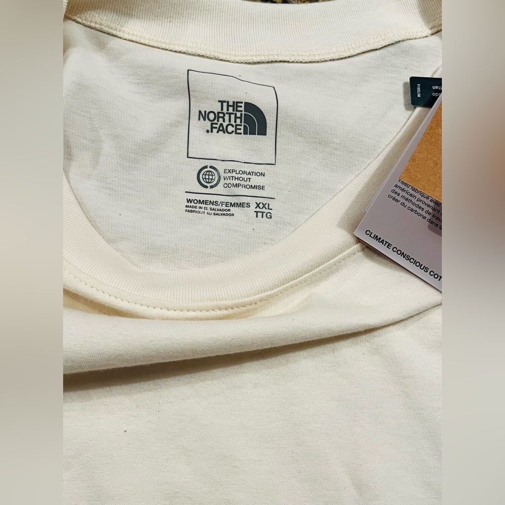 NWT The North Face Women’s Earth Day Slim Cutie Tee - Picture 12 of 13